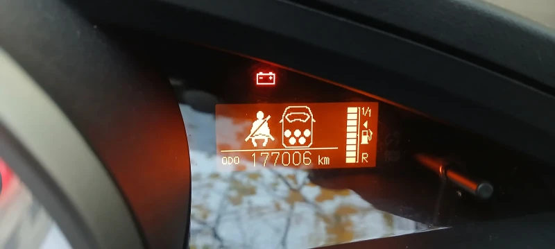 Toyota Verso 1.8, снимка 13 - Автомобили и джипове - 52267565