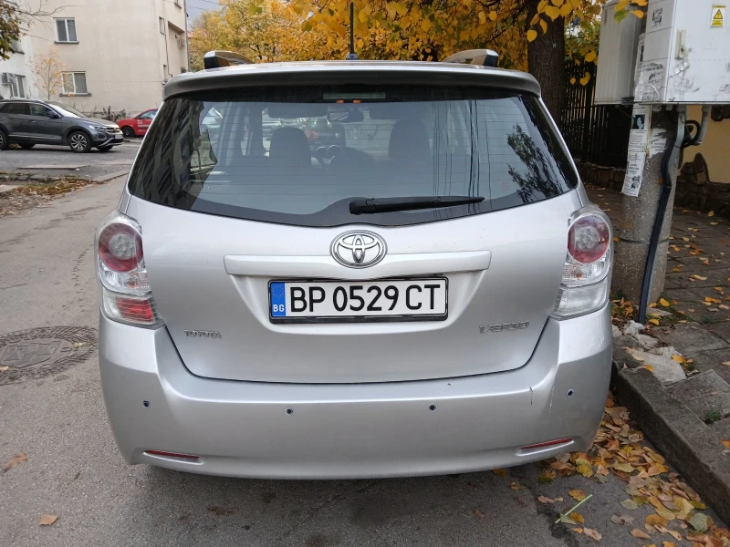 Toyota Verso 1.8, снимка 3 - Автомобили и джипове - 52267565