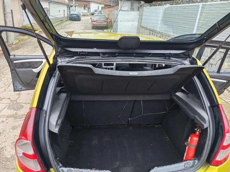 Dacia Sandero, снимка 8 - Автомобили и джипове - 52699331