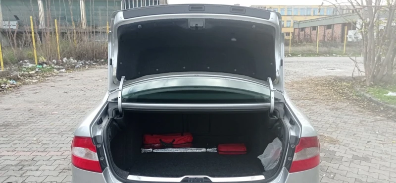 Skoda Superb 1.8 TSI, снимка 10 - Автомобили и джипове - 53566526