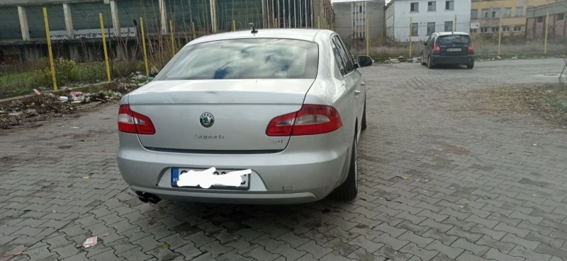 Skoda Superb 1.8 TSI, снимка 11 - Автомобили и джипове - 53566526