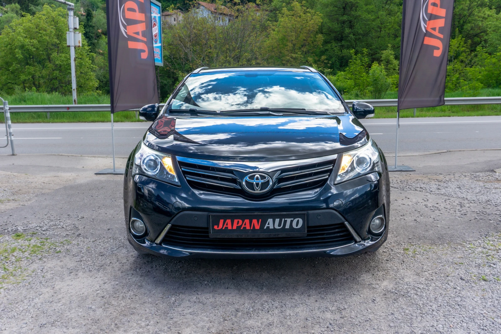 Toyota Avensis 1.8i 147HP СУПЕР СЪСТОЯНИЕ! ГАРАНЦИЯ 3м ИЛИ 3000км - изображение 2