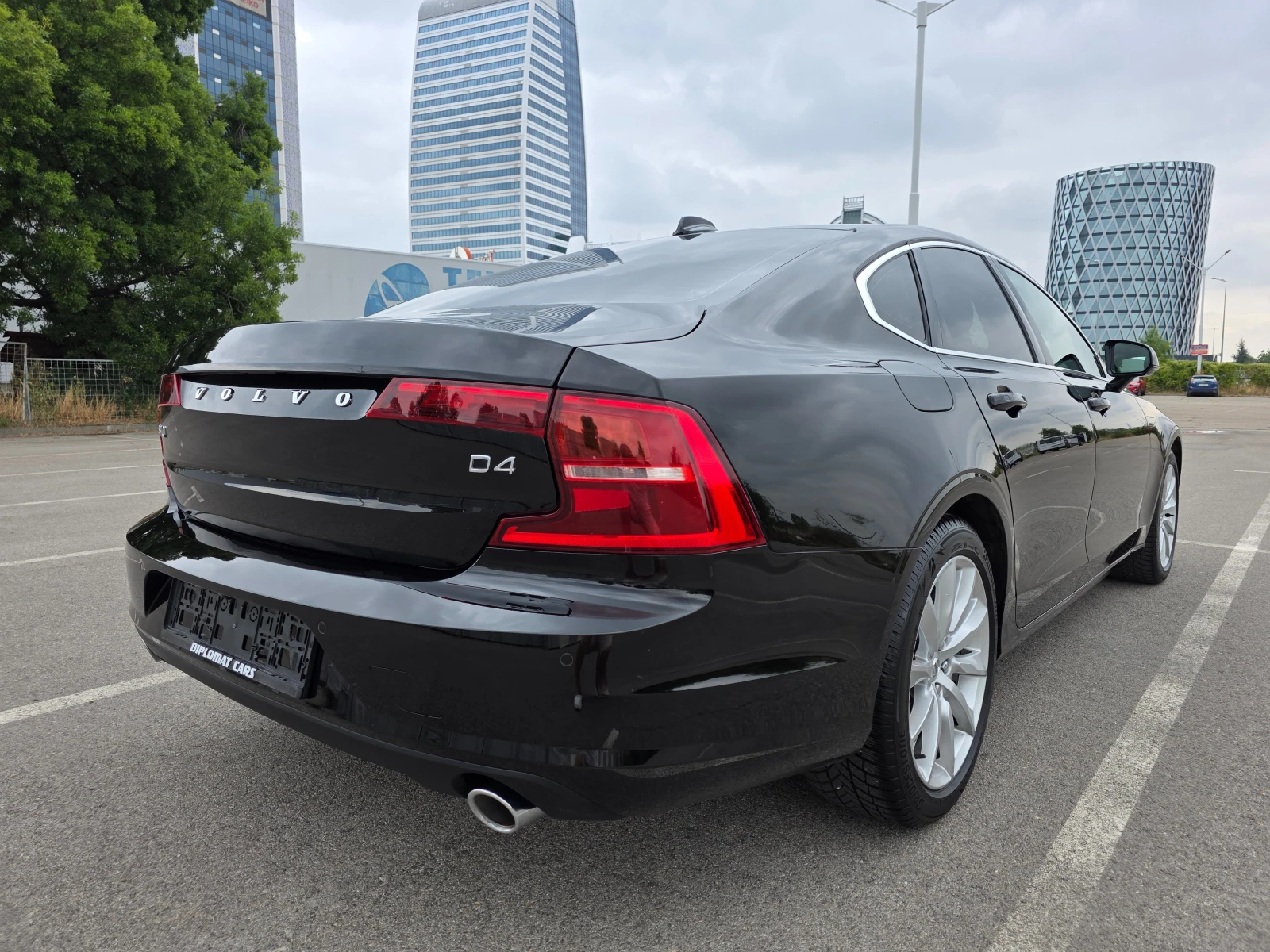 Volvo S90 D4 - изображение 4