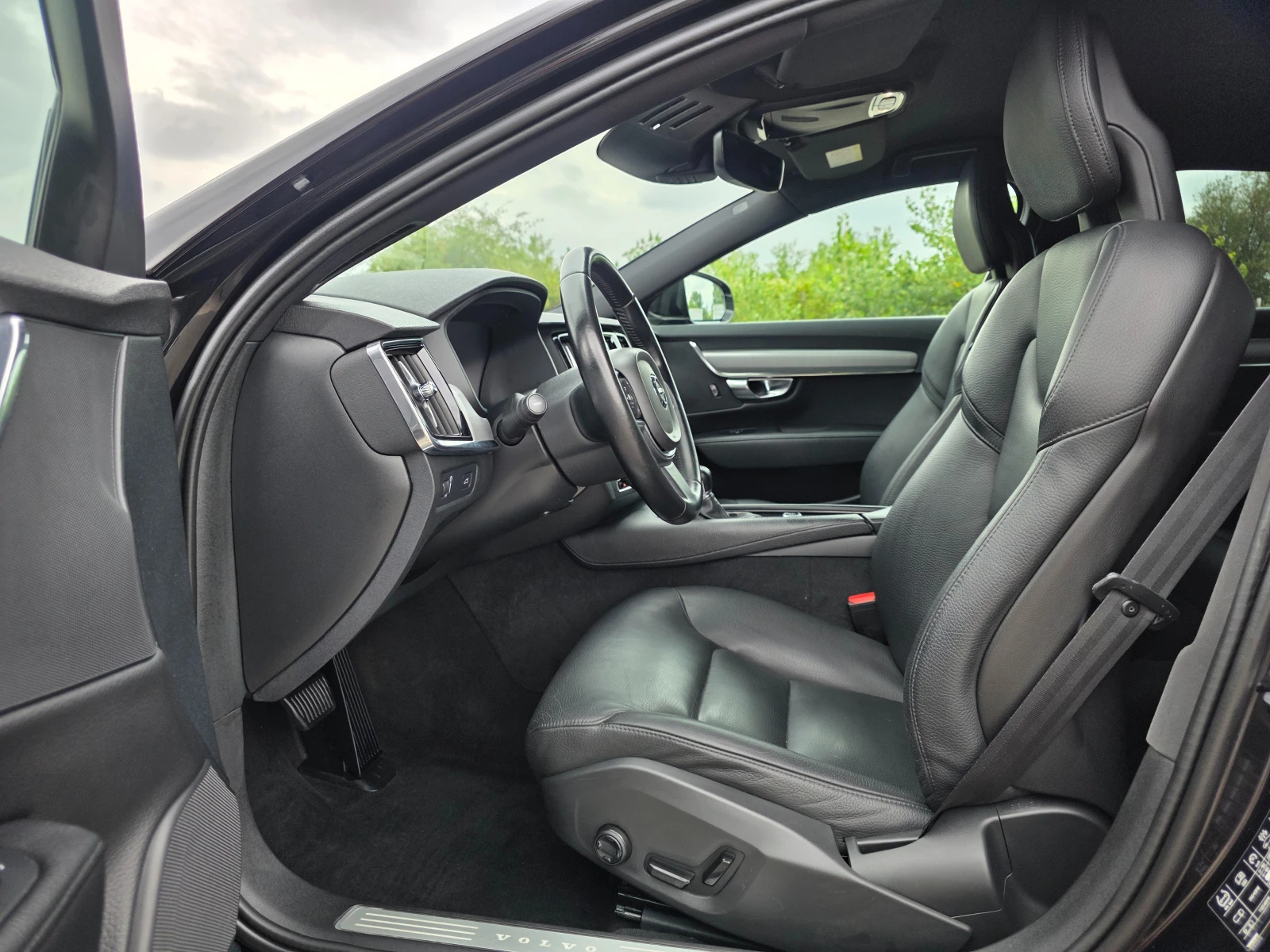 Volvo S90 D4 - изображение 10