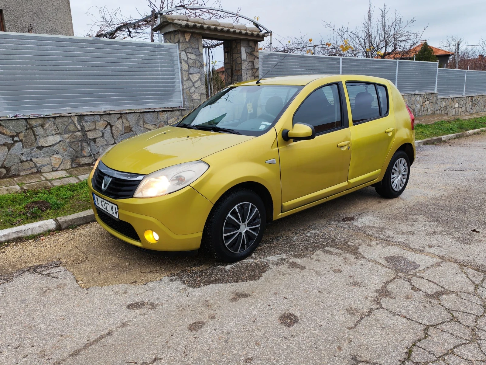 Dacia Sandero  - изображение 7