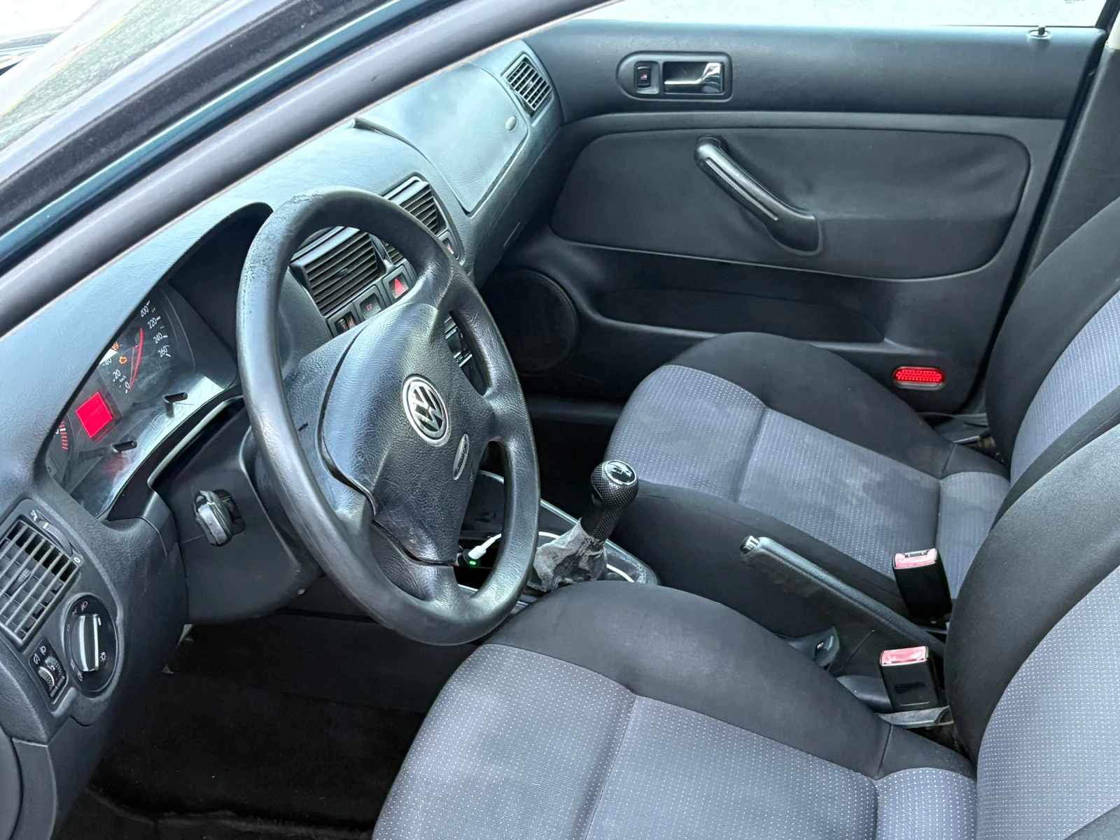 VW Golf, снимка 5 - Автомобили и джипове - 53813347