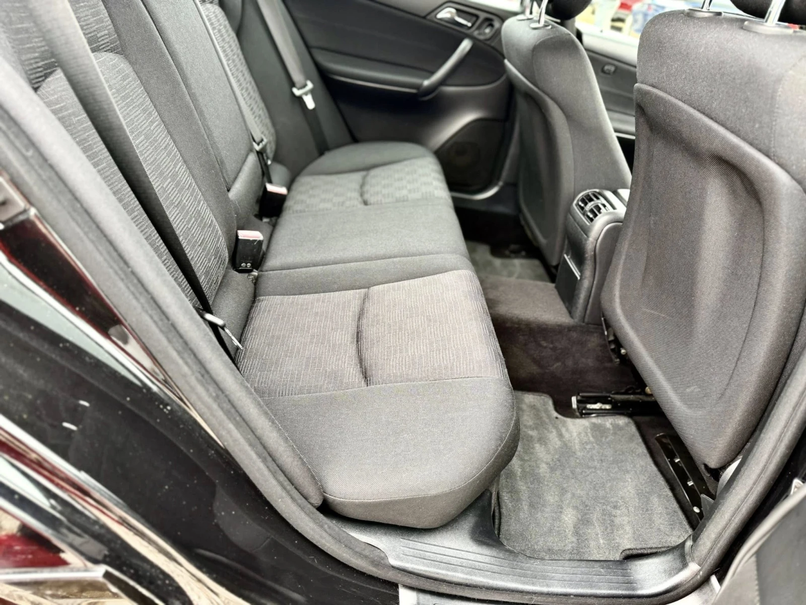 Mercedes-Benz C 180 KOMPRESSOR AVTOMAT, снимка 13 - Автомобили и джипове - 54005087