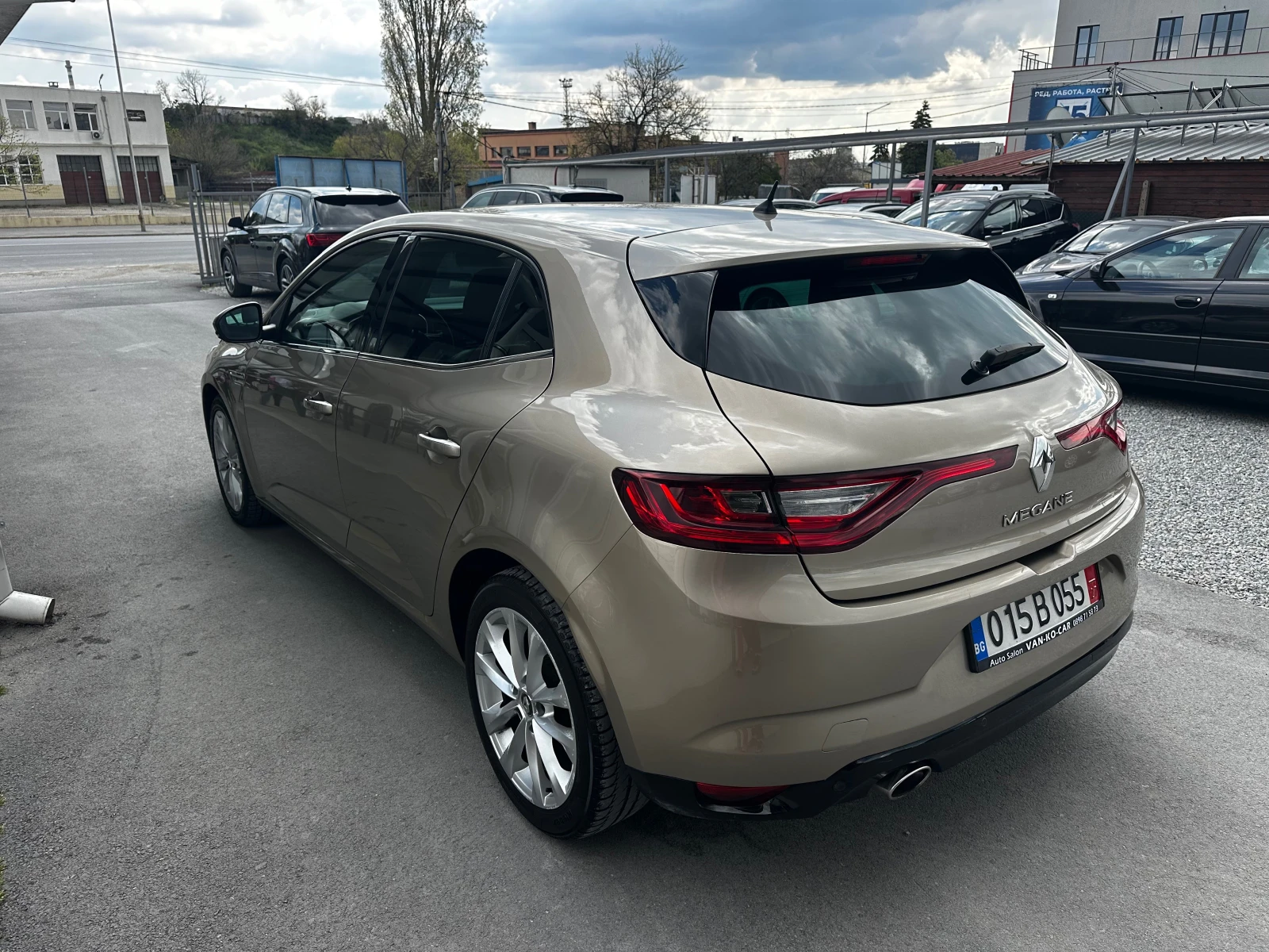 Renault Megane 1.5DCI 110к.с Автомат* Full, снимка 3 - Автомобили и джипове - 54246973