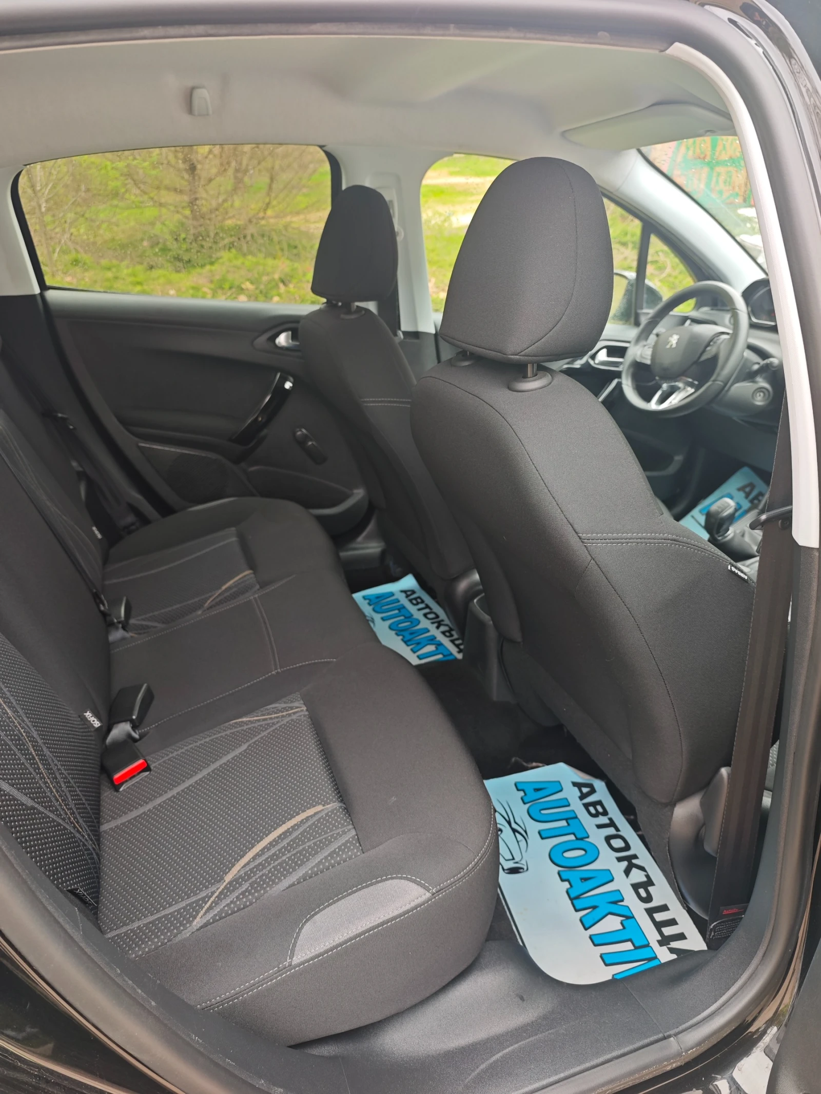 Peugeot 208 1.2I НОВ ВНОС, снимка 3 - Автомобили и джипове - 54358468