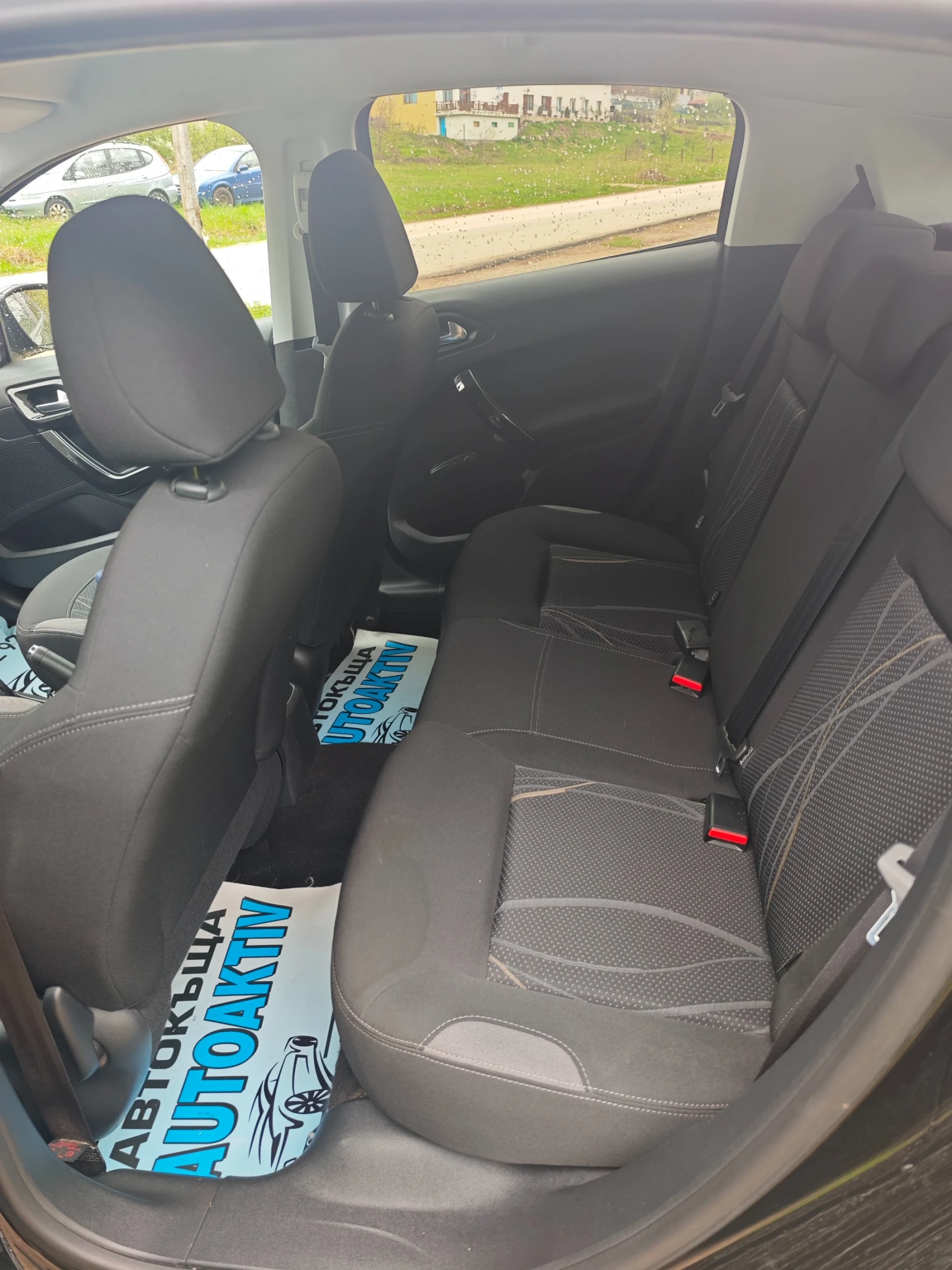 Peugeot 208 1.2I НОВ ВНОС, снимка 7 - Автомобили и джипове - 54358468