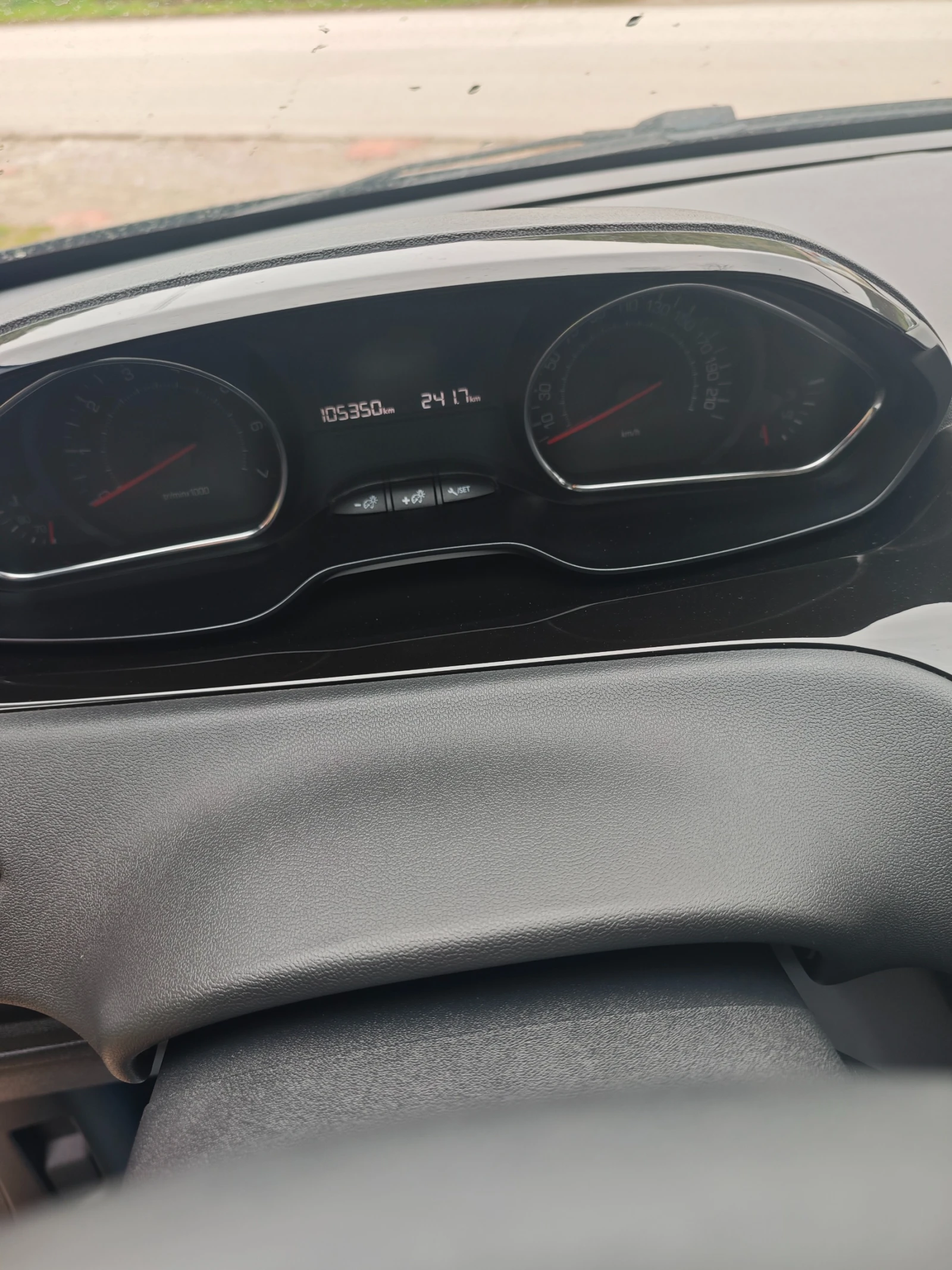 Peugeot 208 1.2I НОВ ВНОС, снимка 10 - Автомобили и джипове - 54358468