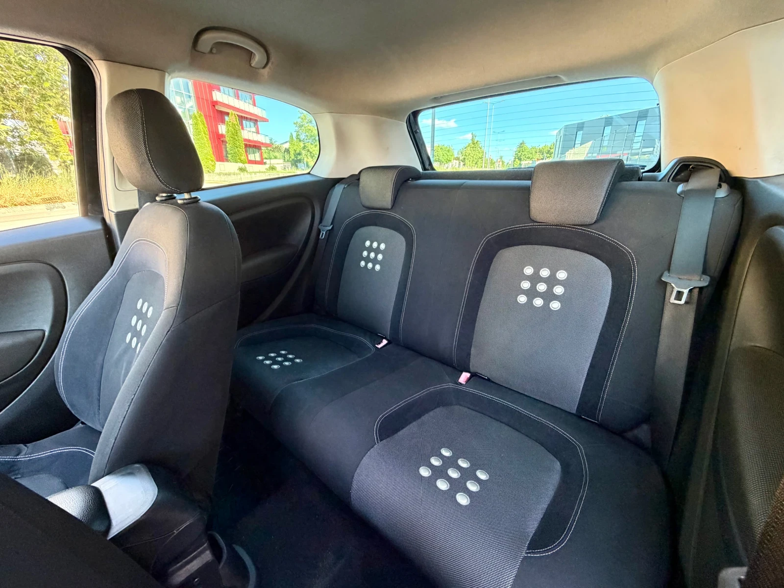 Fiat Punto Grande 1.3Multijet SPORT, снимка 11 - Автомобили и джипове - 54968612