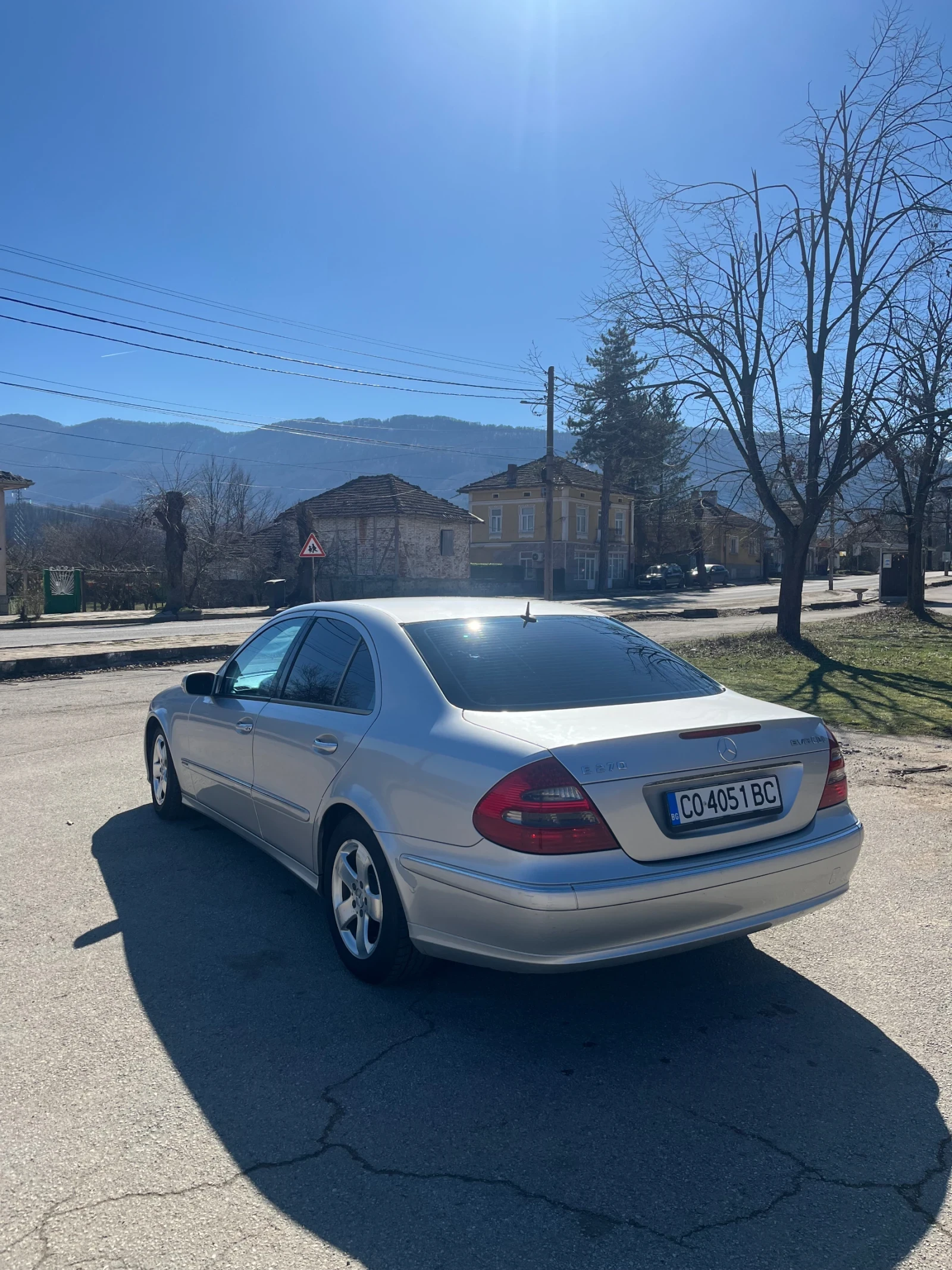 Mercedes-Benz E 270, снимка 3 - Автомобили и джипове - 55010742