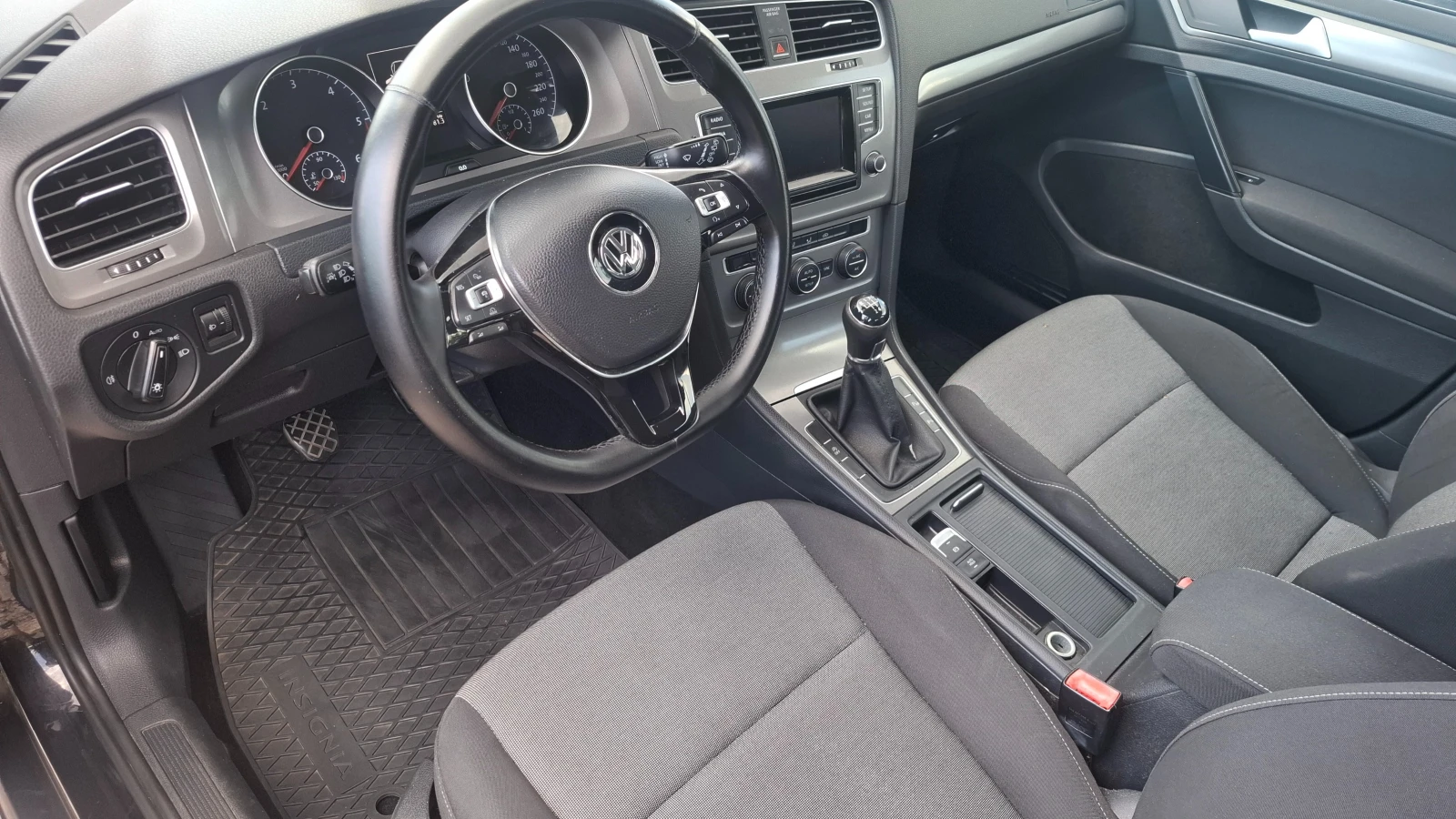 VW Golf 1.6TDI, снимка 9 - Автомобили и джипове - 55217383