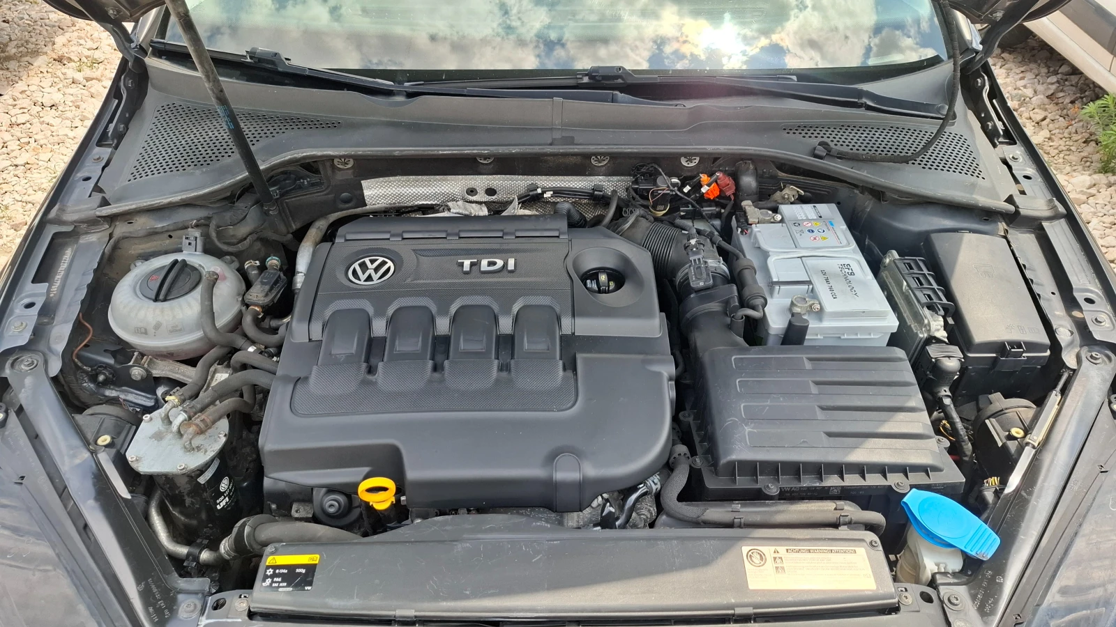 VW Golf 1.6TDI, снимка 16 - Автомобили и джипове - 55217383