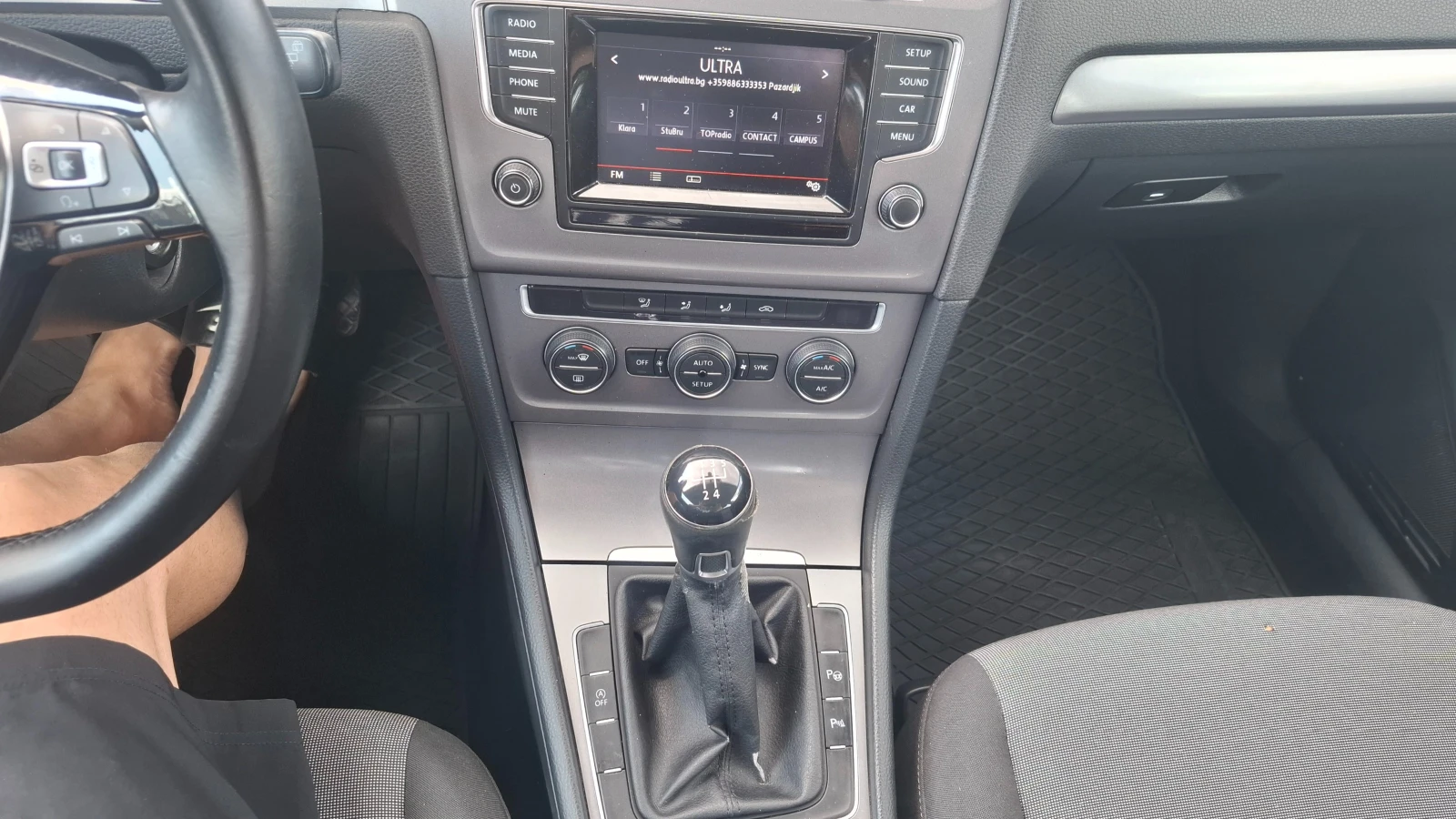 VW Golf 1.6TDI, снимка 13 - Автомобили и джипове - 55217383