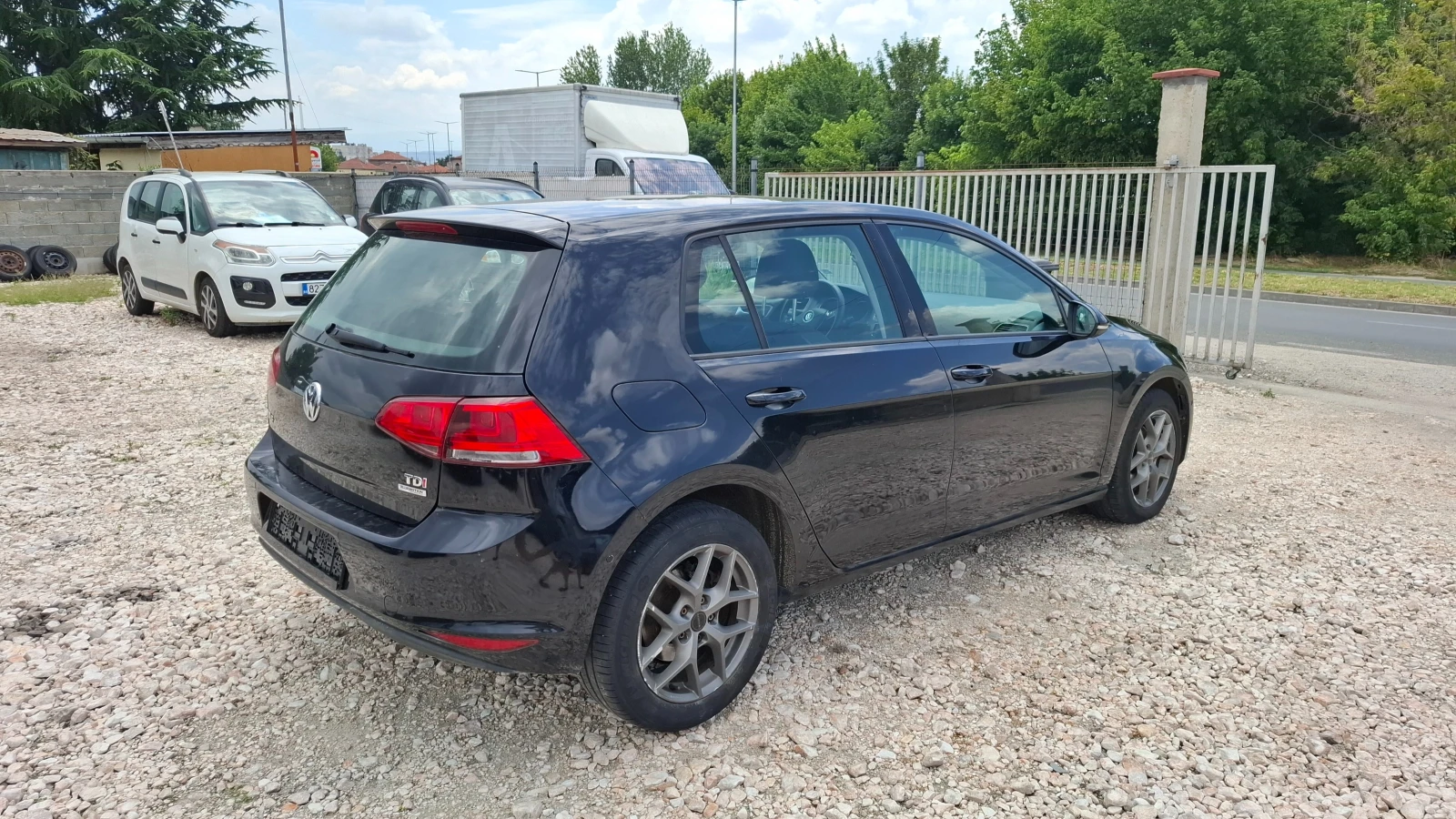 VW Golf 1.6TDI, снимка 4 - Автомобили и джипове - 55217383