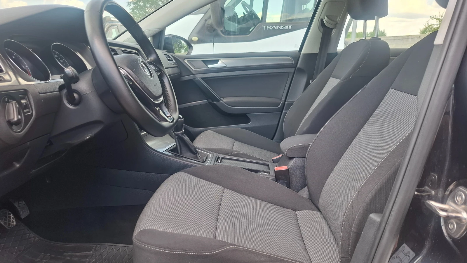 VW Golf 1.6TDI, снимка 11 - Автомобили и джипове - 55217383