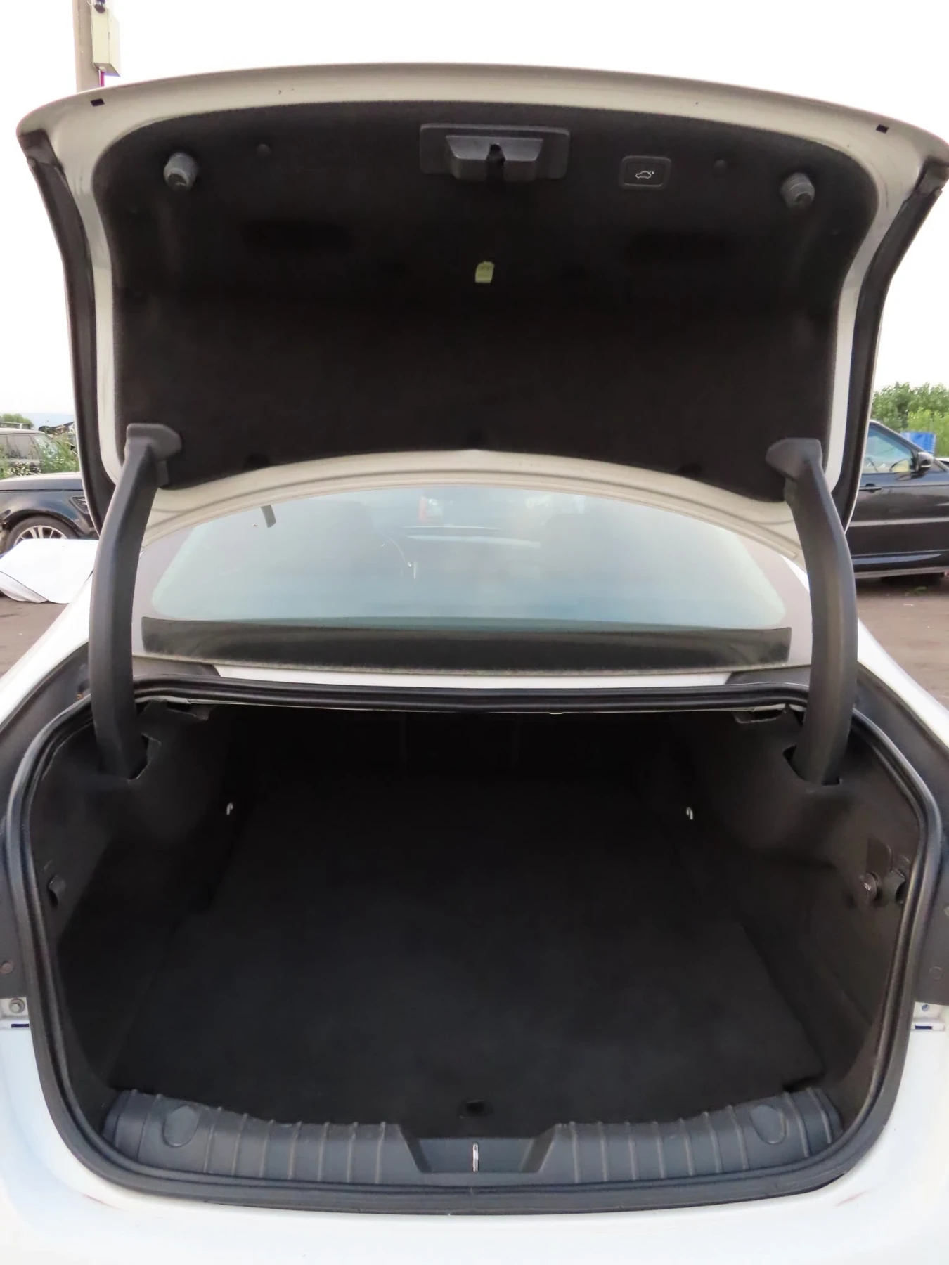 Jaguar Xf 3.0 SUPERCHARGED 4X4, снимка 17 - Автомобили и джипове - 55318013