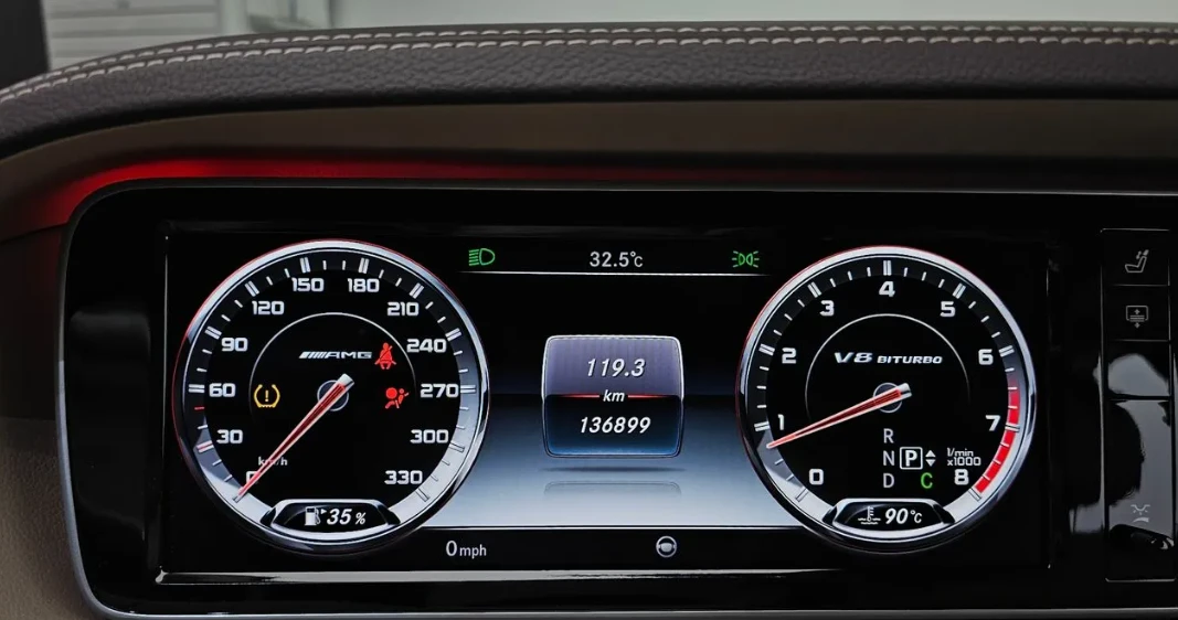 Mercedes-Benz S 63 AMG * Обдух* Масаж* 360* HUD* 3D BURMESTER* , снимка 6 - Автомобили и джипове - 55587531
