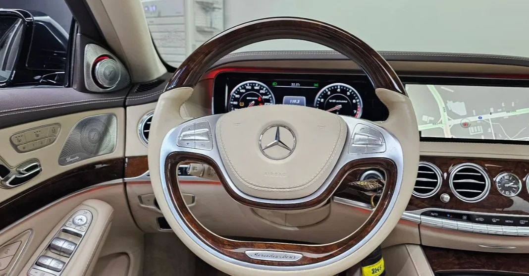 Mercedes-Benz S 63 AMG * Обдух* Масаж* 360* HUD* 3D BURMESTER* , снимка 5 - Автомобили и джипове - 55587531