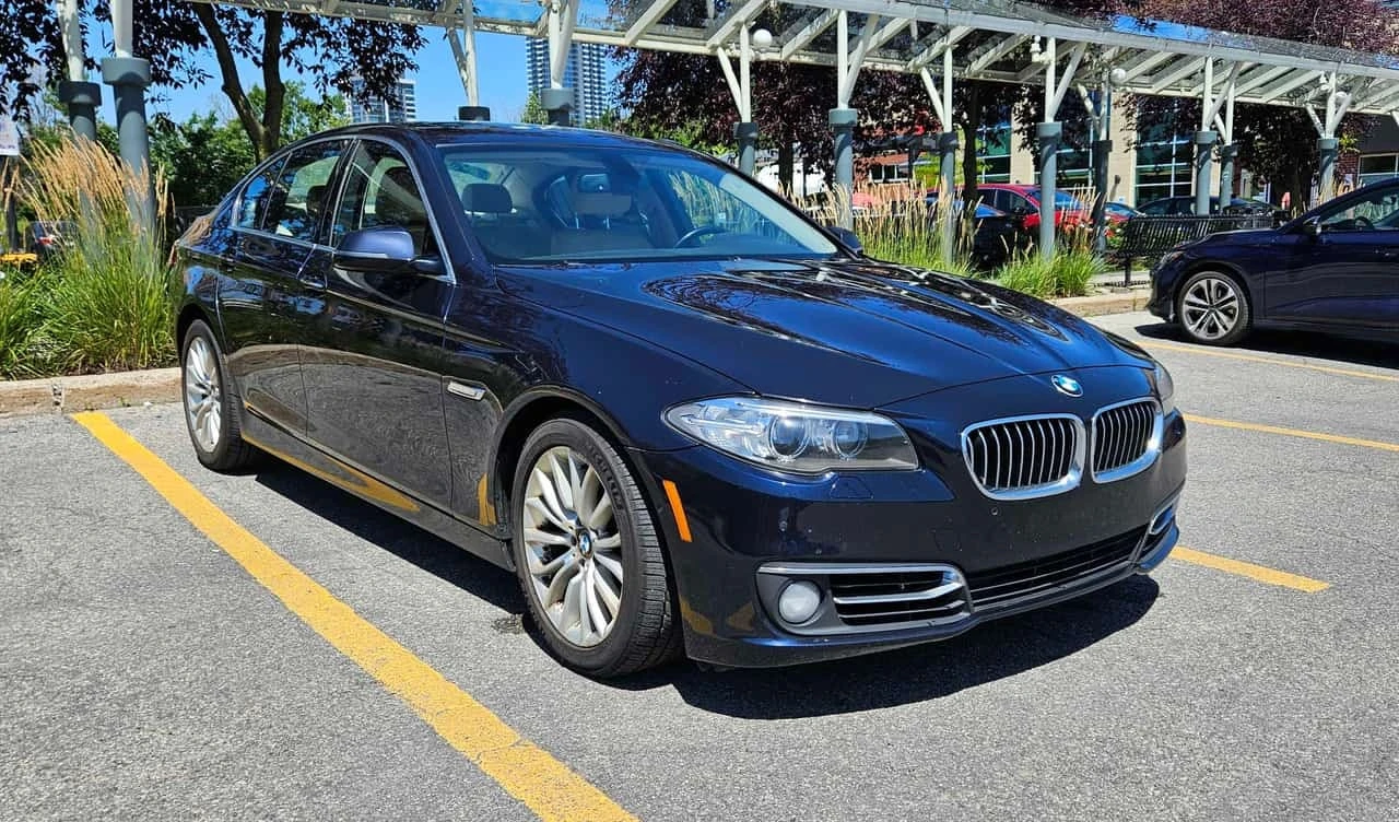 BMW 528 528i xDrive / Harman Kardon / CARFAX / АВТОКРЕДИТ , снимка 3 - Автомобили и джипове - 55767619