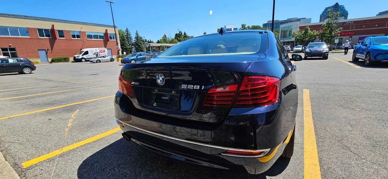 BMW 528 528i xDrive / Harman Kardon / CARFAX / АВТОКРЕДИТ , снимка 4 - Автомобили и джипове - 55767619