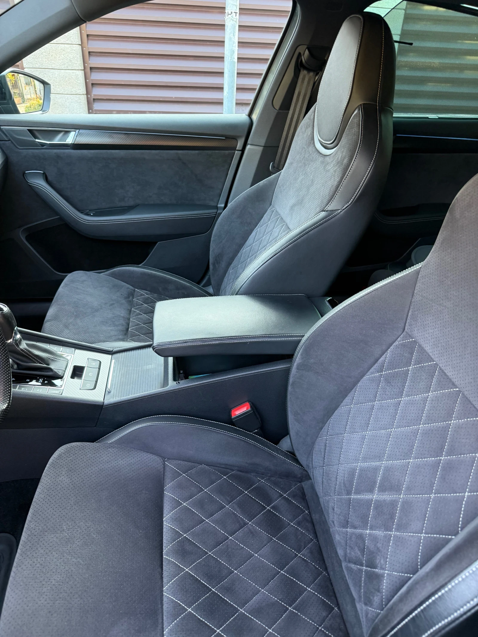 Skoda Superb, снимка 7 - Автомобили и джипове - 55956908