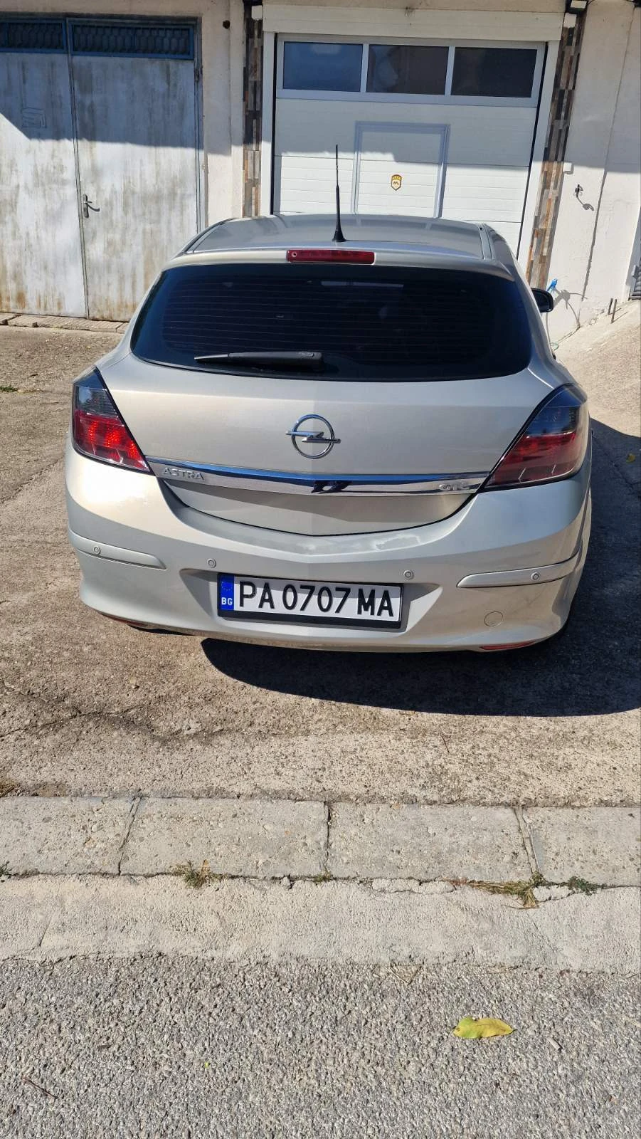 Opel Astra GTC 1.9 CDTI, снимка 4 - Автомобили и джипове - 56236921