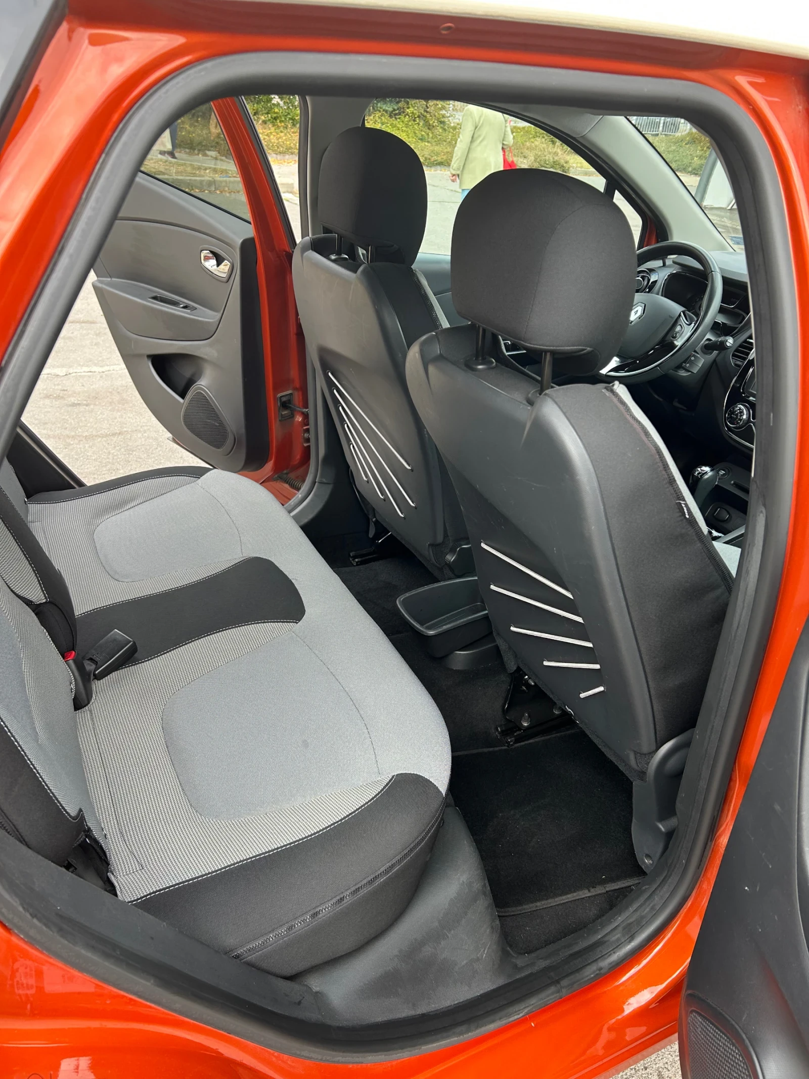 Renault Captur 1.2 TCe, снимка 11 - Автомобили и джипове - 56551483