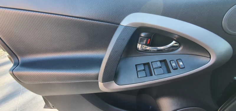 Toyota Rav4 2.2 D-CAT 4WD, снимка 12 - Автомобили и джипове - 50097223