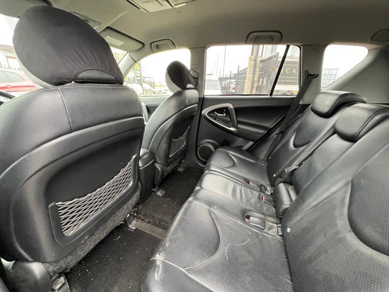 Toyota Rav4 / 2.2D / D-CAT / 4X4 / НЕ ПАЛИ / , снимка 11 - Автомобили и джипове - 52296420