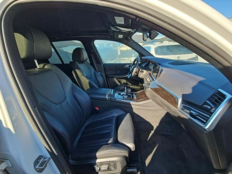 BMW X5 * TOP* PANO* GESTURE CONTROL* BLIND SPOT* HUD* H&K, снимка 7 - Автомобили и джипове - 52496475