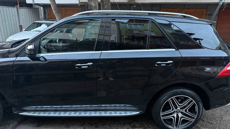 Mercedes-Benz ML 350 * HARMAN* KEYLESS* * PANORAMA* * 6.3OPTIC* * FULL*, снимка 6 - Автомобили и джипове - 53311163