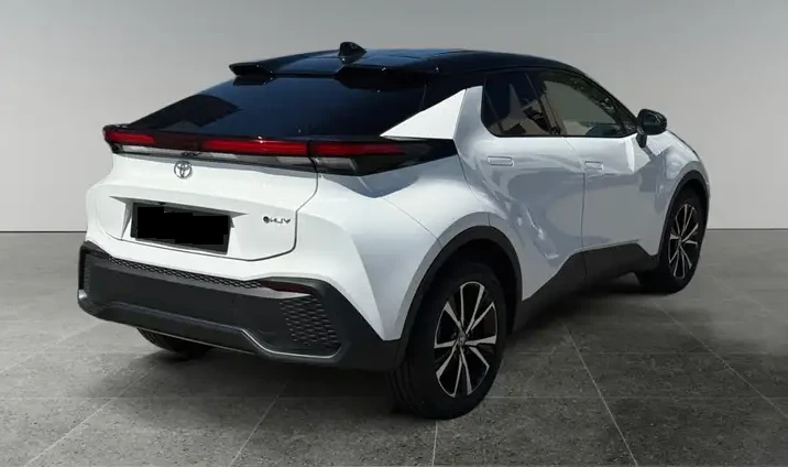 Toyota C-HR 2.0 Hybrid Team D  - изображение 7