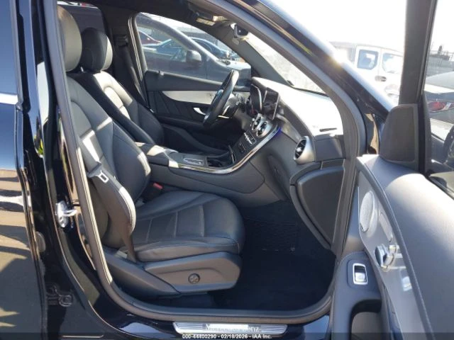 Mercedes-Benz GLC 300 4MATIC, снимка 10 - Автомобили и джипове - 53632376