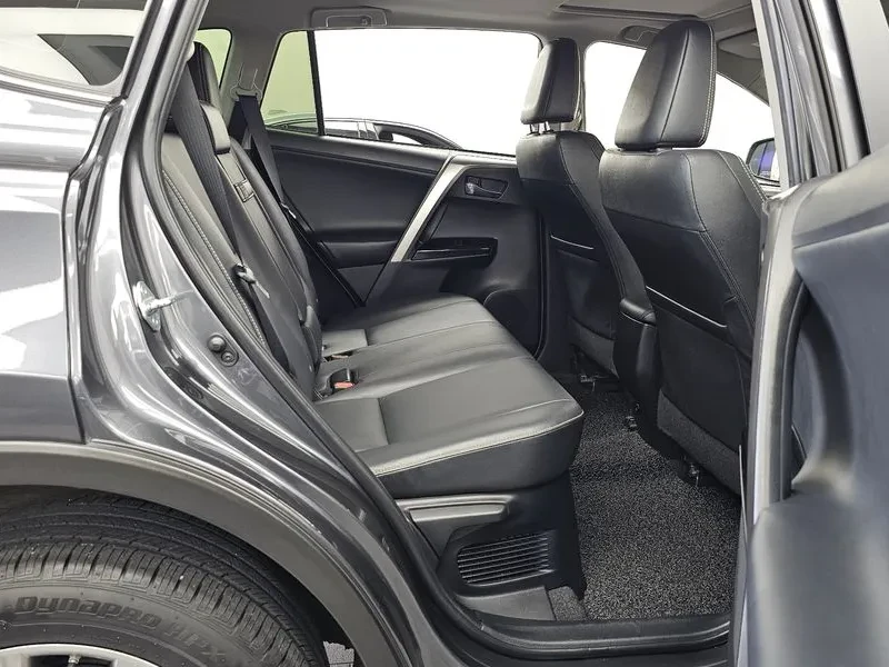 Toyota Rav4 2.5 4Wd hybrid generation, снимка 12 - Автомобили и джипове - 56220704