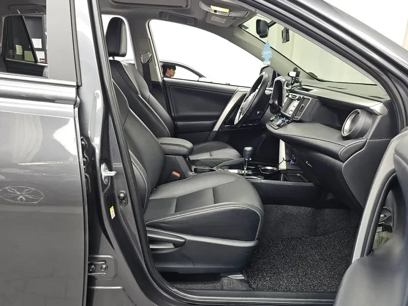 Toyota Rav4 2.5 4Wd hybrid generation, снимка 11 - Автомобили и джипове - 56220704