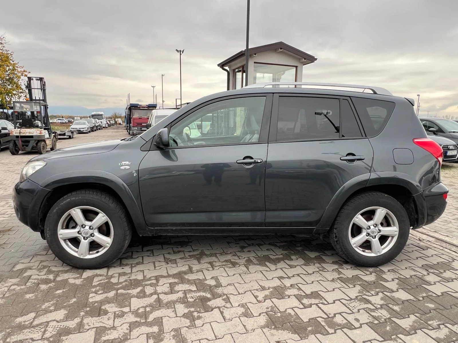 Toyota Rav4 / 2.2D / D-CAT / 4X4 / НЕ ПАЛИ /  - изображение 2