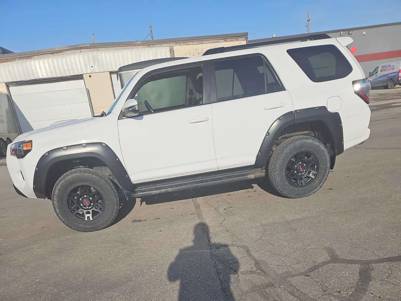 Toyota 4runner * SR5 * ЕЛ.СЕДАЛКИ* ПОДГРЕВ* KEYLESS*  - изображение 2