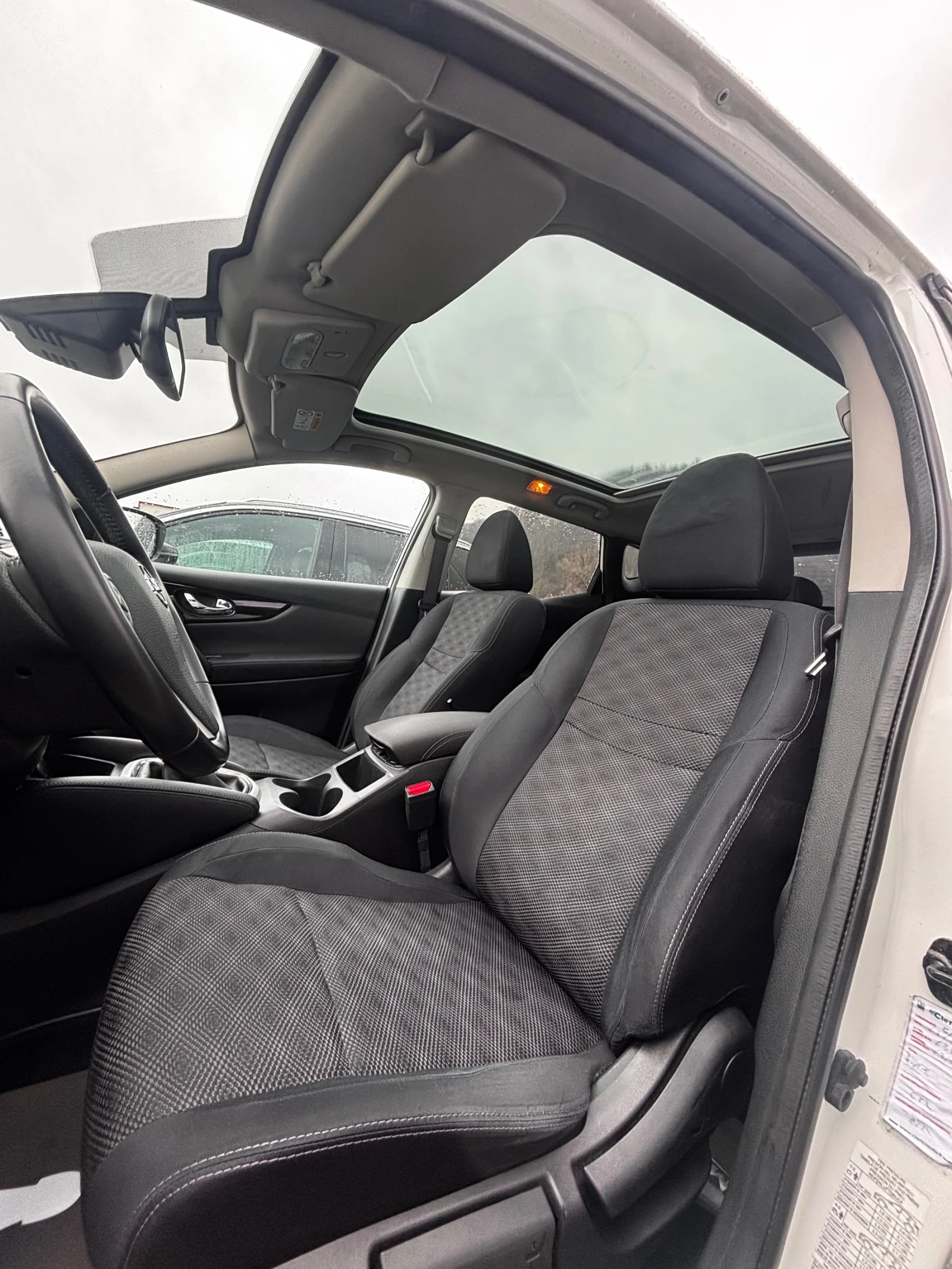 Nissan Qashqai 1.5 DCI/= 147600= /CAMERA 360* /ПАНОРАМА, снимка 10 - Автомобили и джипове - 53958003