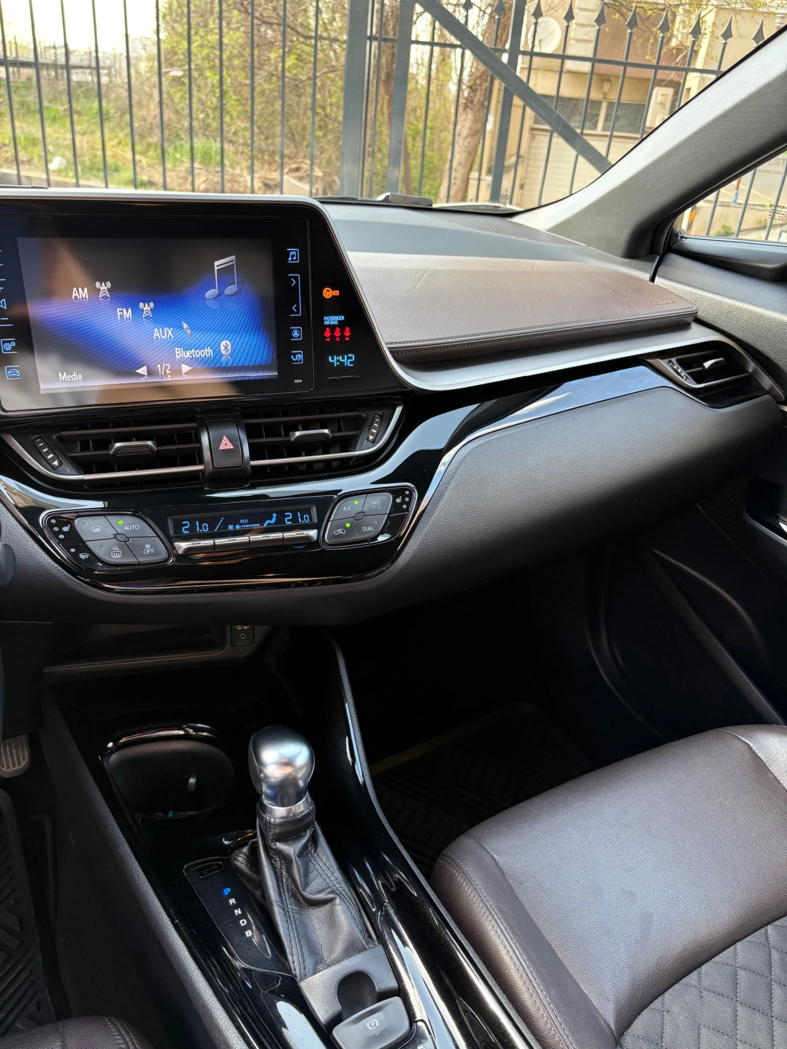 Toyota C-HR Lounge, снимка 6 - Автомобили и джипове - 54235878