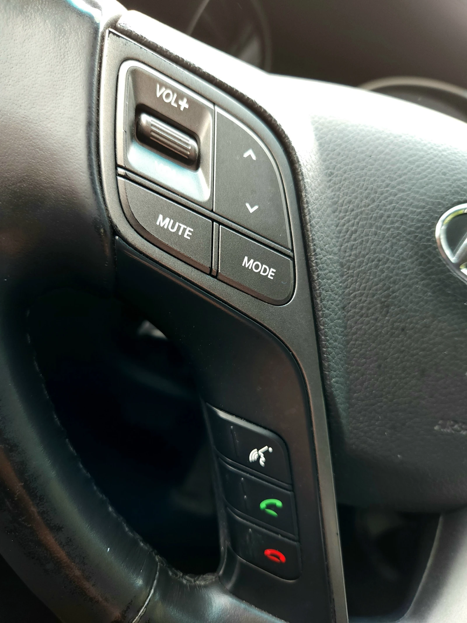 Hyundai Santa fe 3.3 XL AWD, снимка 16 - Автомобили и джипове - 54792715