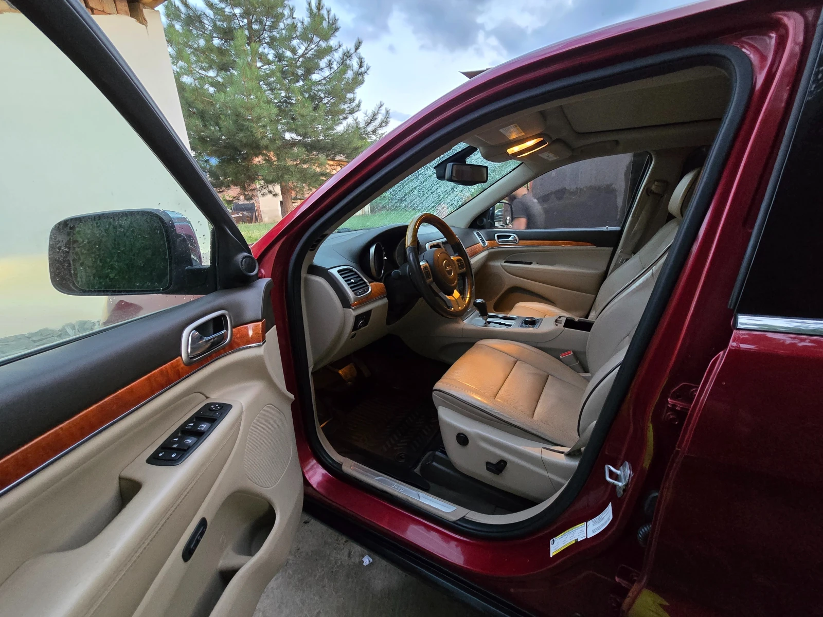Jeep Grand cherokee Overland 5.7 Hemi, снимка 8 - Автомобили и джипове - 55002680