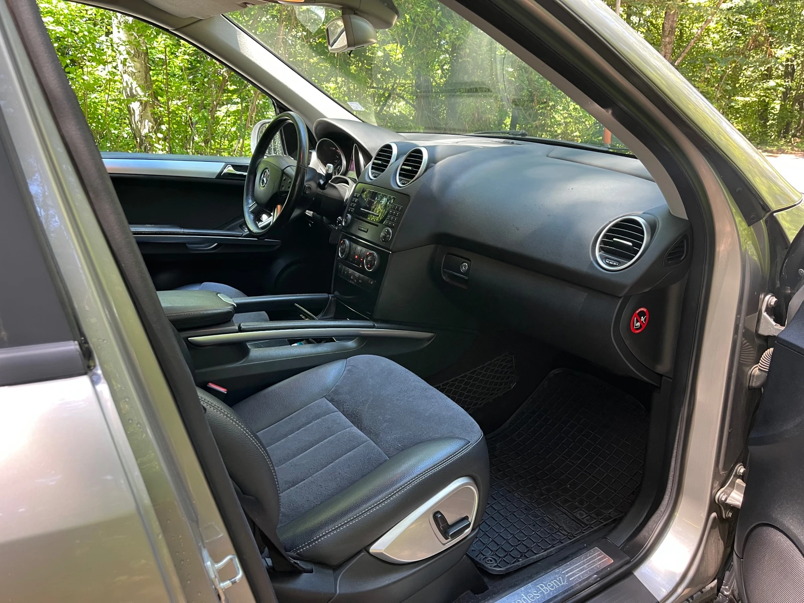 Mercedes-Benz ML 320 CDI 4MATIC, снимка 9 - Автомобили и джипове - 55051654