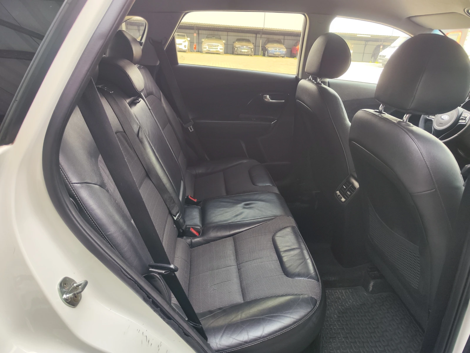 Kia Niro HYBRID* CAMERA* JBL* LEDD* LIZING, снимка 8 - Автомобили и джипове - 55727361