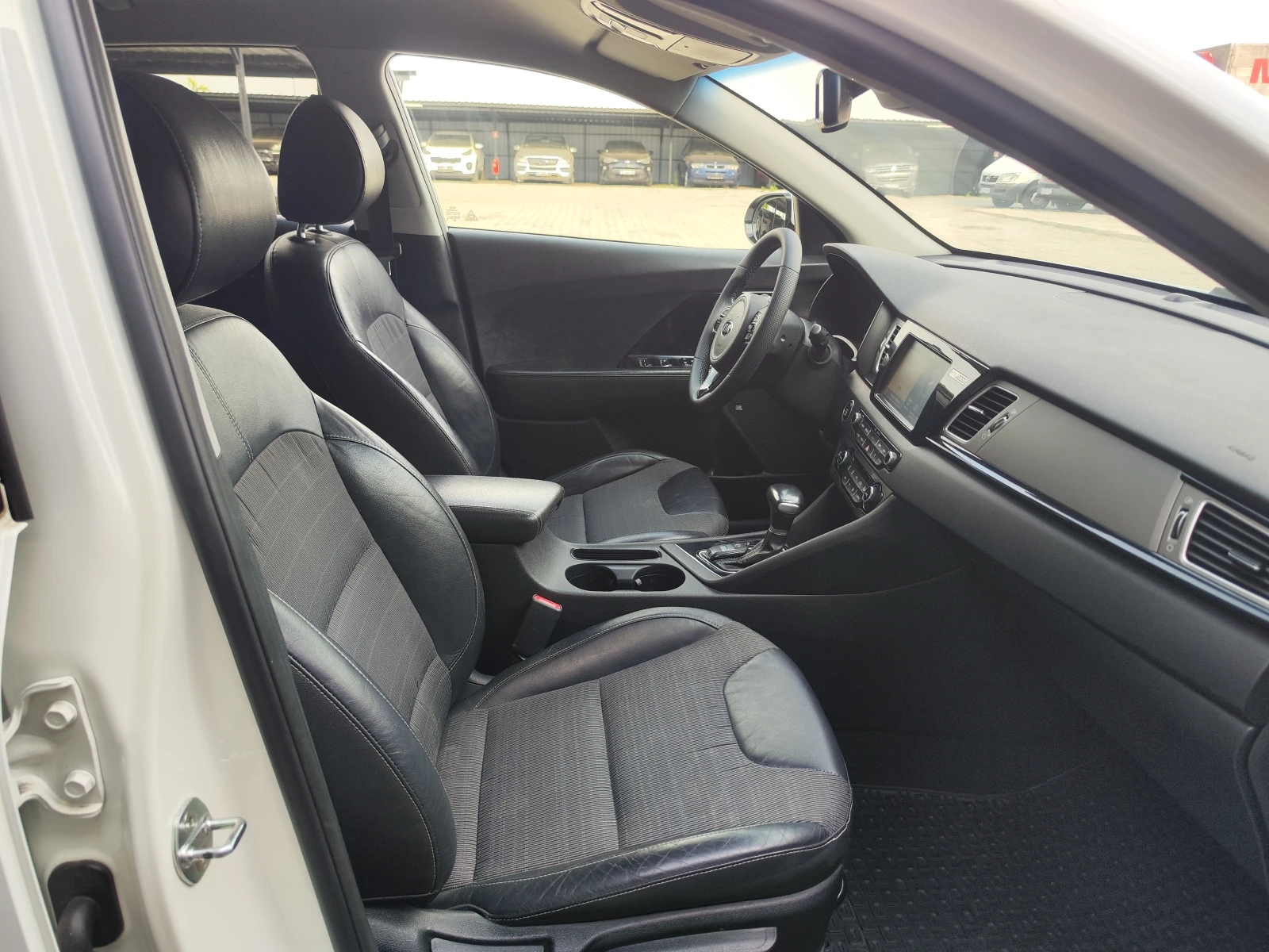 Kia Niro HYBRID* CAMERA* JBL* LEDD* LIZING, снимка 10 - Автомобили и джипове - 55727361