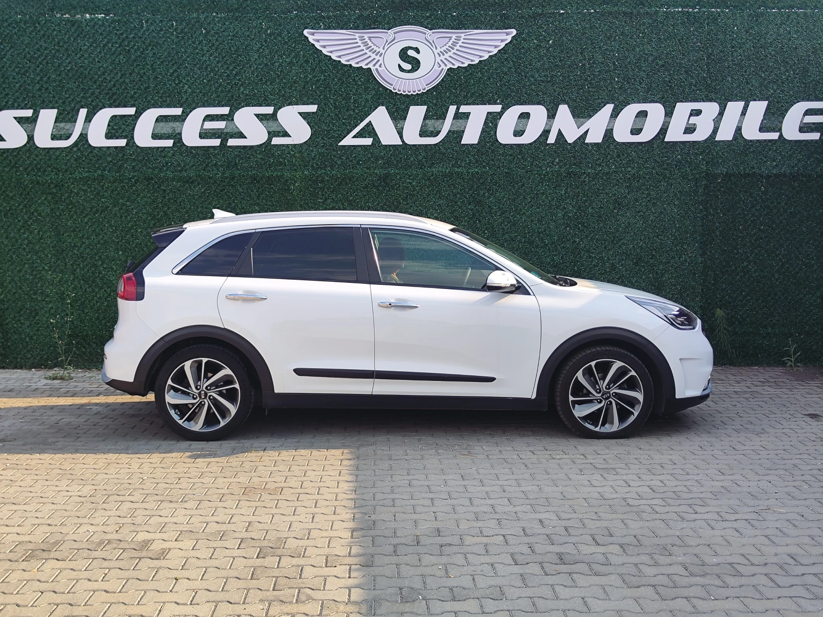 Kia Niro HYBRID* CAMERA* JBL* LEDD* LIZING, снимка 3 - Автомобили и джипове - 55727361