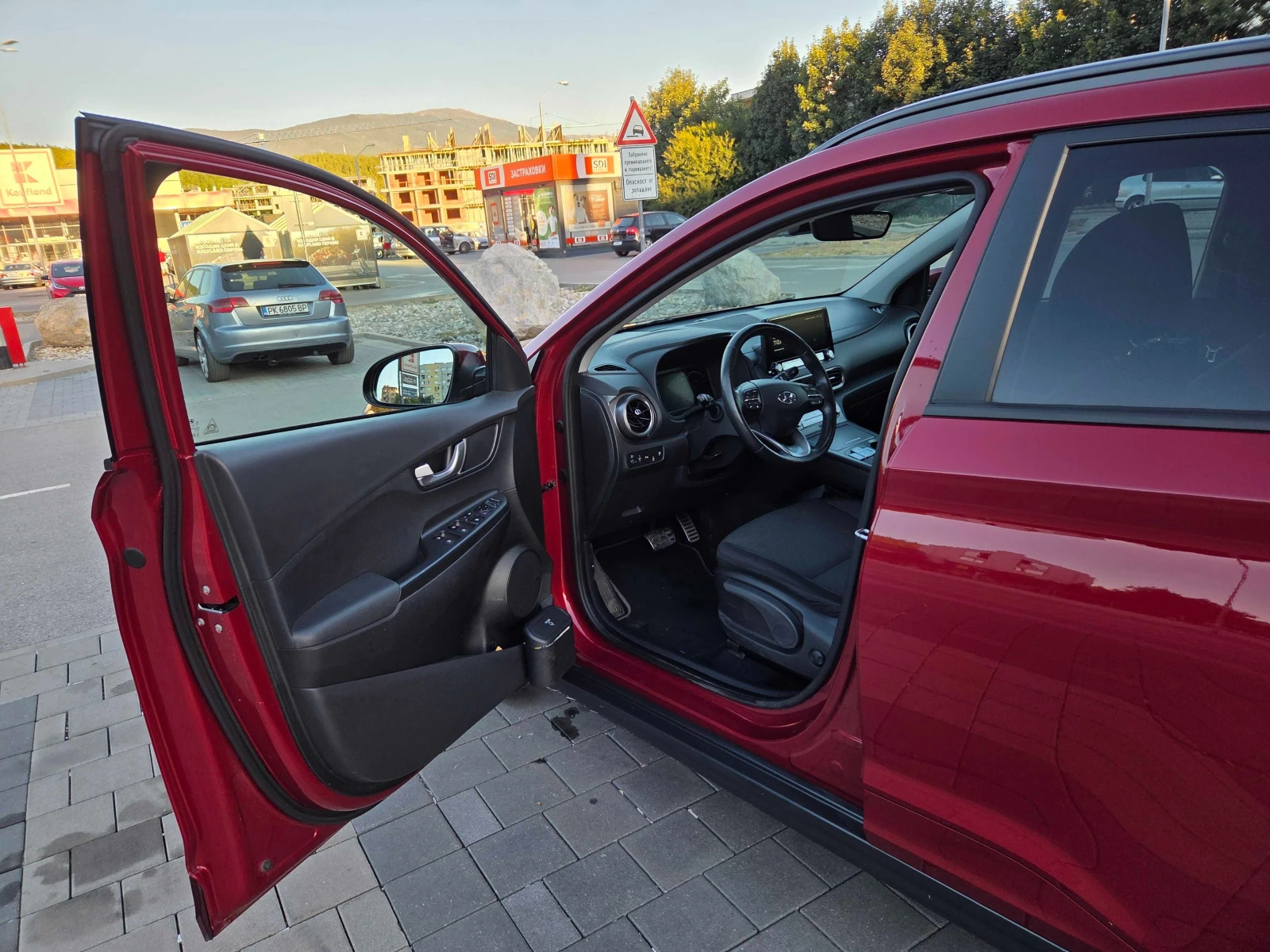 Hyundai Kona 64kW, снимка 7 - Автомобили и джипове - 56061101