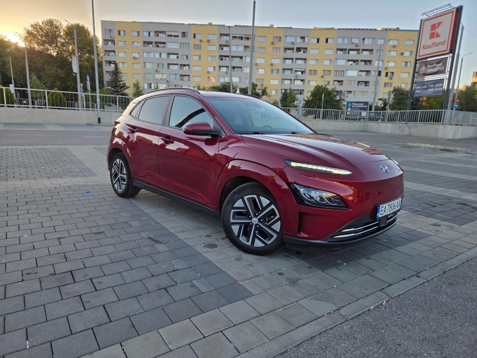 Hyundai Kona 64kW, снимка 4 - Автомобили и джипове - 56061101
